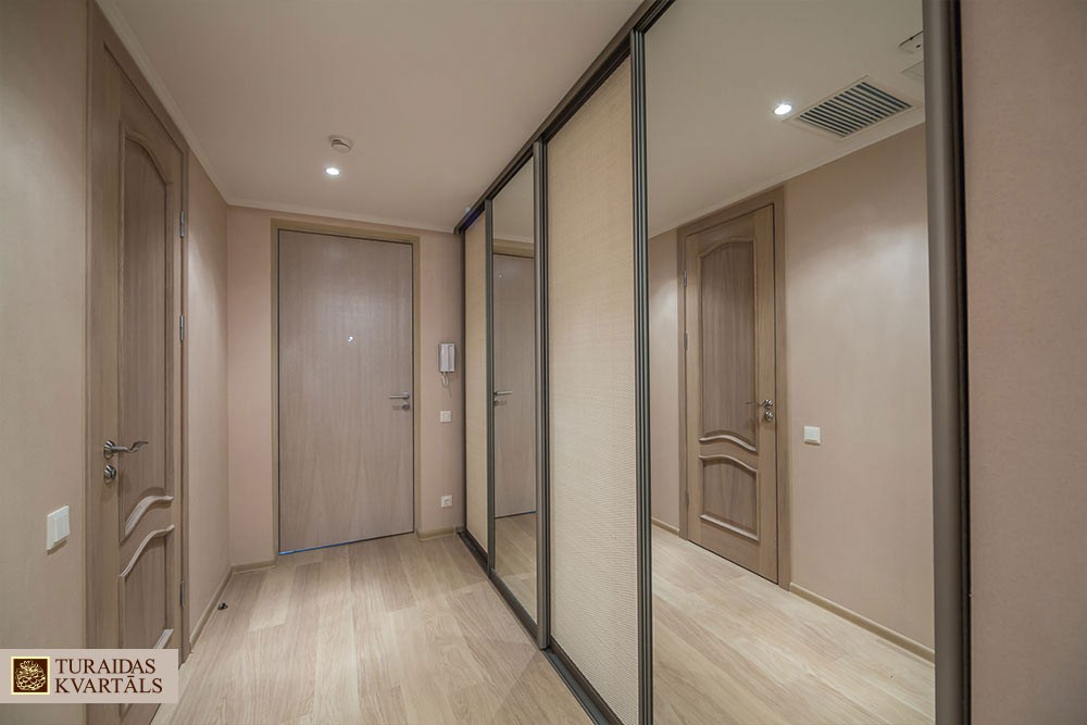 turaidas_kvartals_apartament_koridor_01